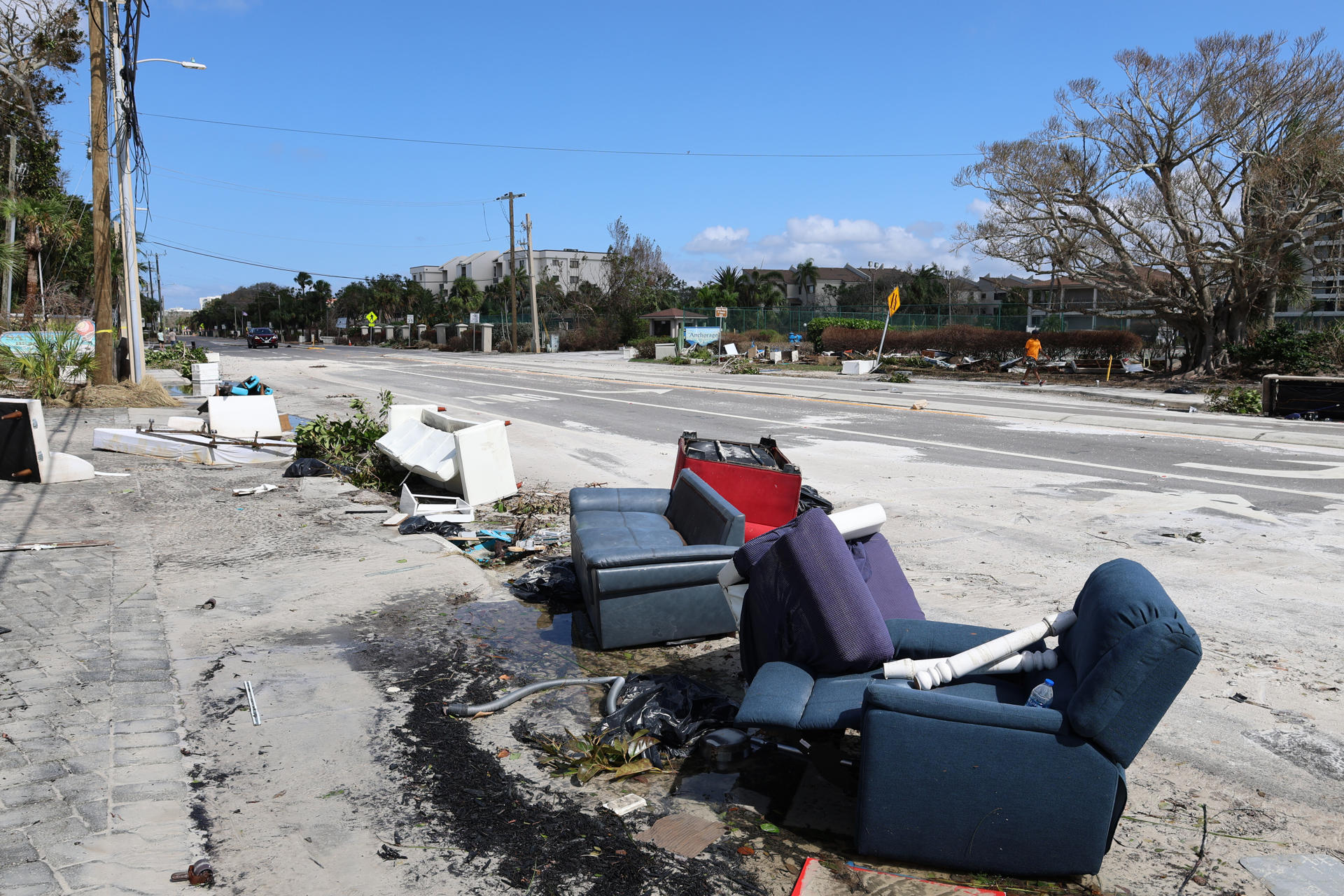 Fotografía de daños causados por el paso del huracán Milton este jueves en Sarasota, Florida (EE.UU.). EFE/Octavio Guzmán
