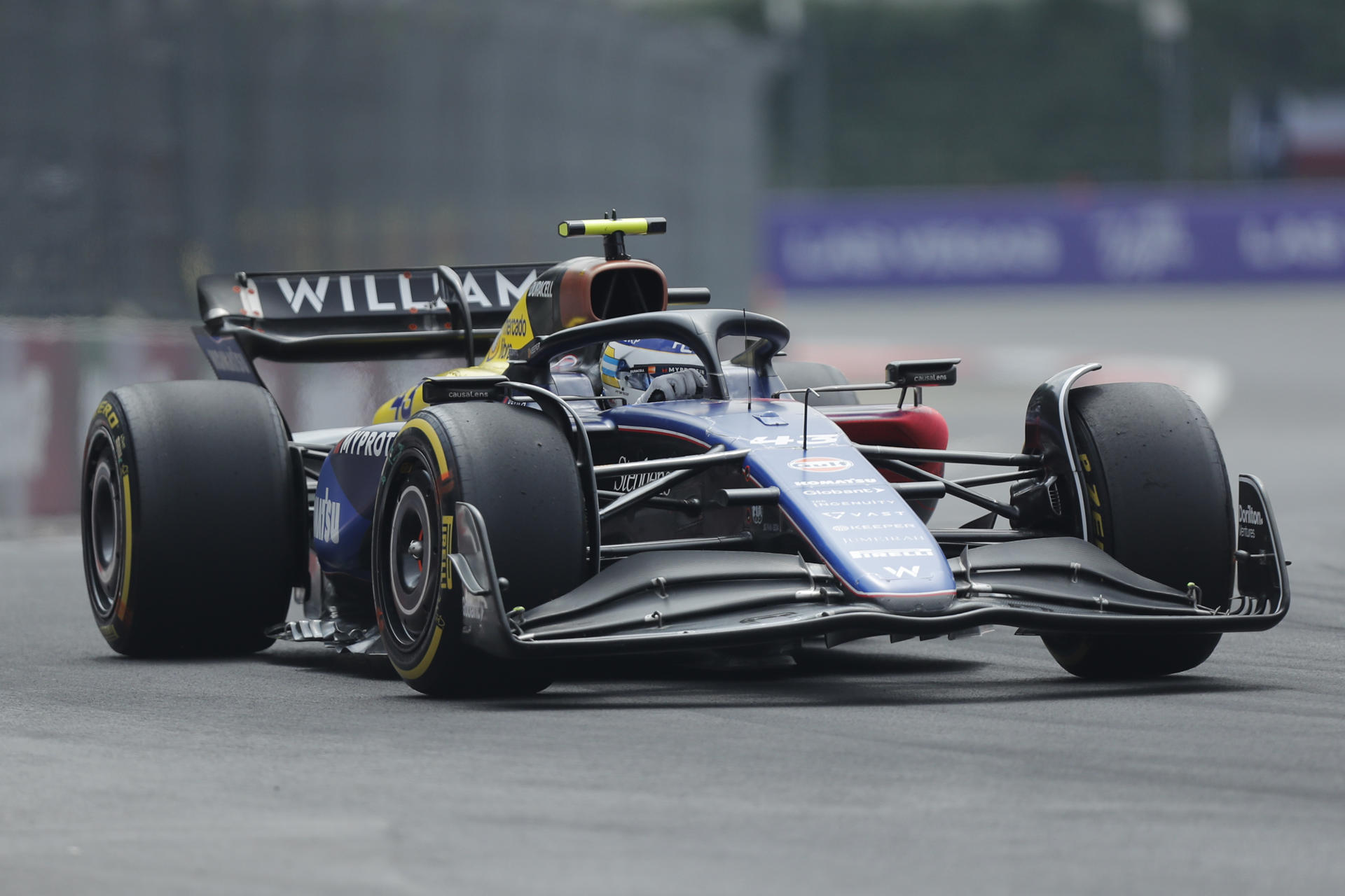 El argentino Franco Colapinto de Williams participa en la tercera practica del Gran Premio de México este sábado, en el Autódromo de los Hermanos Rodríguez en Ciudad de México (México). EFE/ Isaac Esquivel
