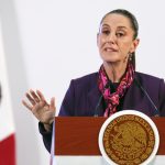 La presidenta de México, Claudia Sheinbaum, habla durante su conferencia de prensa matutina este lunes, en el Palacio Nacional en la Ciudad de México (México). EFE/ Mario Guzmán