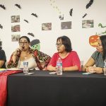 La activista Paola Morales (ci) habla durante una rueda de prensa, este jueves en la ciudad de Tijuana (México). EFE/Joebeth Terríquez