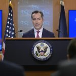 Imagen de archivo del portavoz del Departamento de Estado, Matthew Miller, hablando durante una rueda de prensa en la sede del Departamento de Estado en Washington (Estados Unidos). EFE/ Lenin Nolly