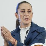 La presidenta de México, Claudia Sheinbaum, habla este jueves durante una rueda de prensa en Palacio Nacional, de la Ciudad de México (México). EFE/ Isaac Esquivel