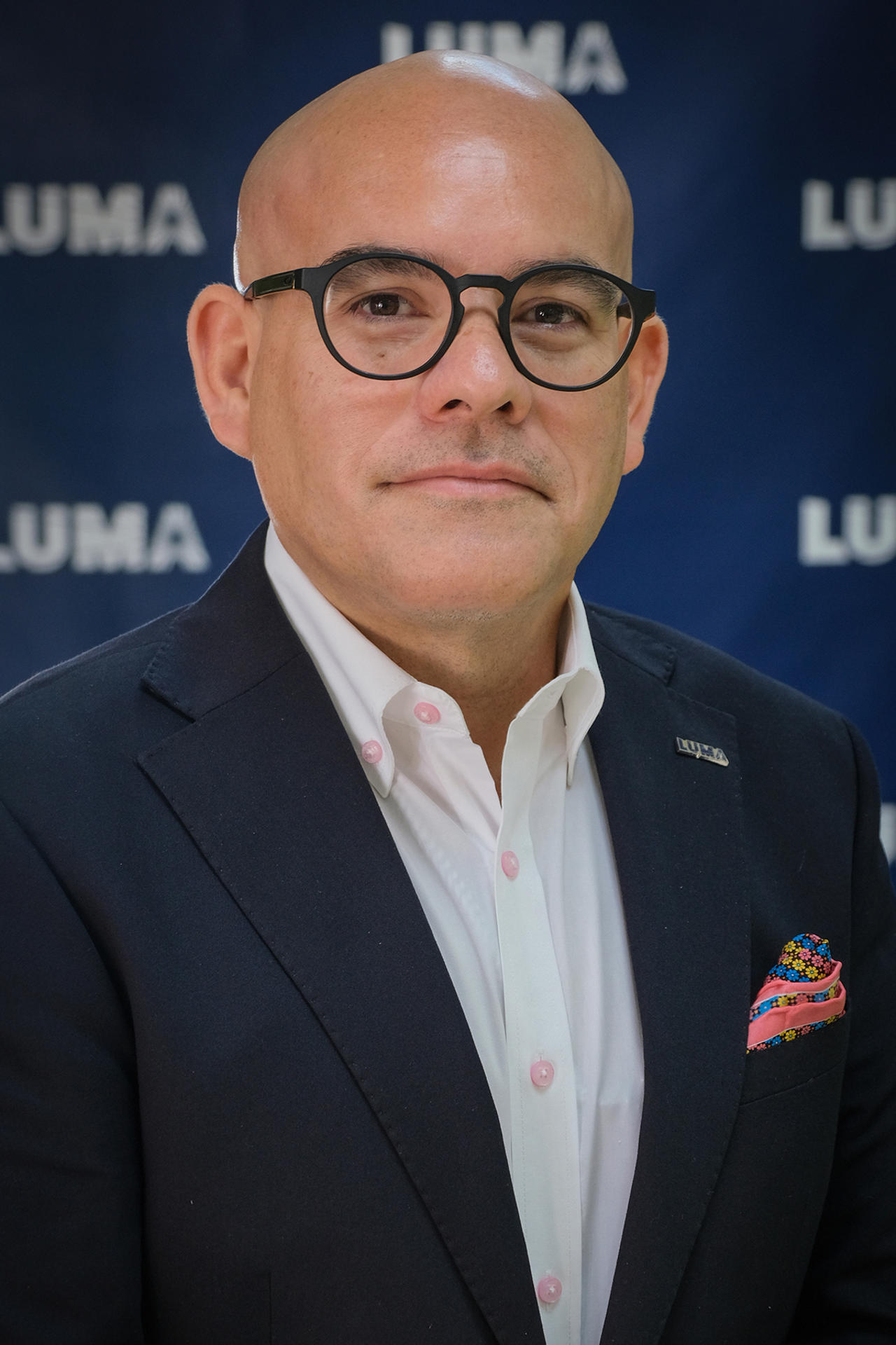 Fotografía del 11 de septiembre de 2024 del director de Asuntos Externos de la empresa eléctrica Luma Energy, José Pérez, posando durante una entrevista en la sede de la compañía en el barrio de Santurce, en San Juan (Puerto Rico). EFE/Esther Alaejos
