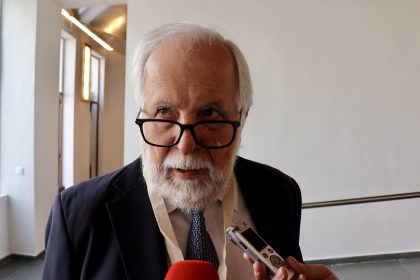 El director de la Academia Mexicana de la Historia, Javier Garciadiego Dantán, ha afirmado este viernes que las autoridades políticas toman decisiones, pero "no nos pueden imponer una visión de la historia" en declaraciones a la prensa tras la inauguración de un Encuentro de Academias Hispanoamericanas de la Historia, organizado por la Fundación Obra Pía de los Pizarro, en Trujillo (Cáceres), y que ha presidido Felipe VI. EFE/ Vicente M Roso Lugar