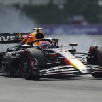 El mexicano Sergio Pérez de Red Bull participa en la tercera practica del Gran Premio de México este sábado, en el Autódromo de los Hermanos Rodríguez en Ciudad de México (México). EFE/ Isaac Esquivel