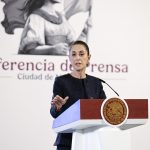 La presidenta de México, Claudia Sheinbaum, participa durante su conferencia de prensa matutina en Palacio Nacional en la Ciudad de México (México). EFE/ José Méndez