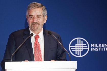 Fotografía cedida hoy, por la Secretaria de Relaciones Exteriores, del canciller mexicano, Juan Ramón de la Fuente, durante su intervención ante inversores y líderes empresariales en el encuentro Global Investors Symposium, en la Ciudad de México (México). EFE/Secretaria de Relaciones Exteriores/SOLO USO EDITORIAL SOLO DISPONIBLE PARA ILUSTRAR LA NOTICIA QUE ACOMPAÑA (CRÉDITO OBLIGATORIO)