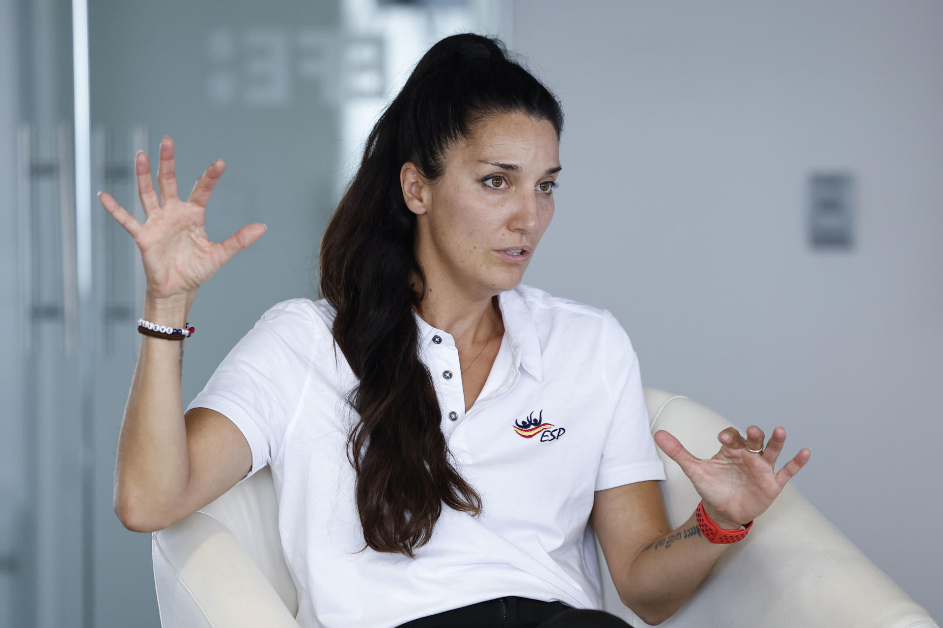 Andrea Fuentes, durante su presentación como nueva seleccionadora de Natación Artística, este lunes en la sede de la Agencia EFE en Madrid. EFE/Chema Moya
