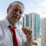 El empresario mexicano, activista y fundador del movimiento anti-AMLO, FRENA, Gilberto de Jesús Lozano González, posa al término de una entrevista con EFE este viernes en la ciudad de Monterrey (México). EFE/Miguel Sierra