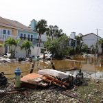 Fotografía de algunos daños causados por el paso del huracán Milton en Sarasota, Florida (EE.UU.). EFE/Octavio Guzmán