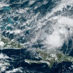 Fotografía satelital cedida por la Oficina Nacional de Administración Oceánica y Atmosférica (NOAA) a través del Centro Nacional de Huracanes (NHC) estadounidense donde se muestra la localización de la tormenta tropical Oscar en el Atlántico. EFE/ Noaa /nhc SOLO USO EDITORIAL/SOLO DISPONIBLE PARA ILUSTRAR LA NOTICIA QUE ACOMPAÑA (CRÉDITO OBLIGATORIO)