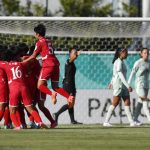 Jugadoras de la selección sub-17 de Corea del Norte celebran uno de los cuatro goles infligidos este jueves a la de México (4-1) en el partido del Mundial de la categoría jugado en el estadio de Cibao, en Santiago de los Caballeros. EFE/ Diana Sánchez