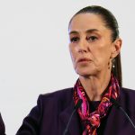 La presidenta de México, Claudia Sheinbaum, habla durante su conferencia de prensa matutina este lunes, en Palacio Nacional de Ciudad de México (México). EFE/Mario Guzmán