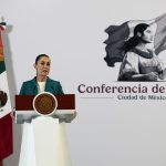 La presidenta de México, Claudia Sheinbaum, habla este lunes durante su conferencia de prensa matutina en Palacio Nacional de la Ciudad de México (México). EFE/ José Méndez