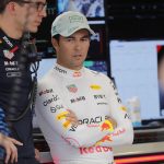 El mexicano Sergio Pérez de Red Bull participa en la segunda practica del Gran Premio de México este viernes, en el Autódromo de los Hermanos Rodríguez en Ciudad de México (México). EFE/ Isaac Esquivel