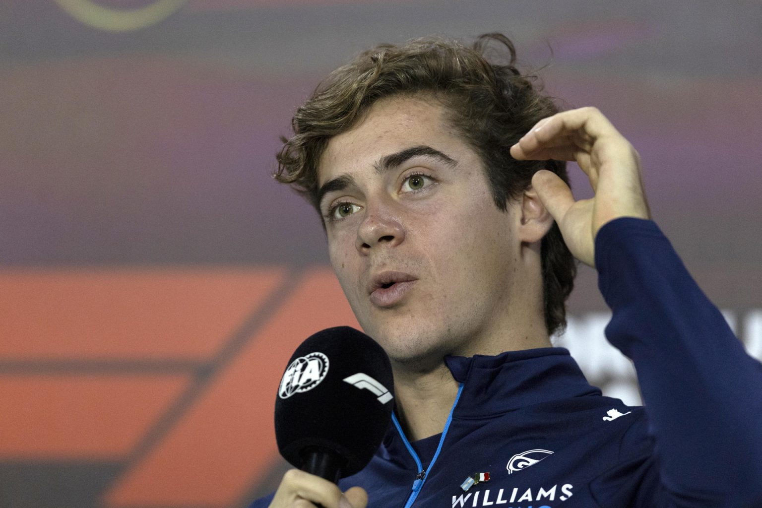 El piloto argentino de Williams, Franco Colapinto, en la rueda de prensa en el circuito de Interlagos, sede del próximo Gran Premio de F1, en Sao Paulo (Brasil). EFE/ Isaac Fontana