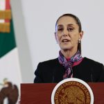 La presidenta de México, Claudia Sheinbaum, habla durante una conferencia de prensa este viernes, en el Palacio Nacional de la Ciudad de México (México). EFE/ José Méndez