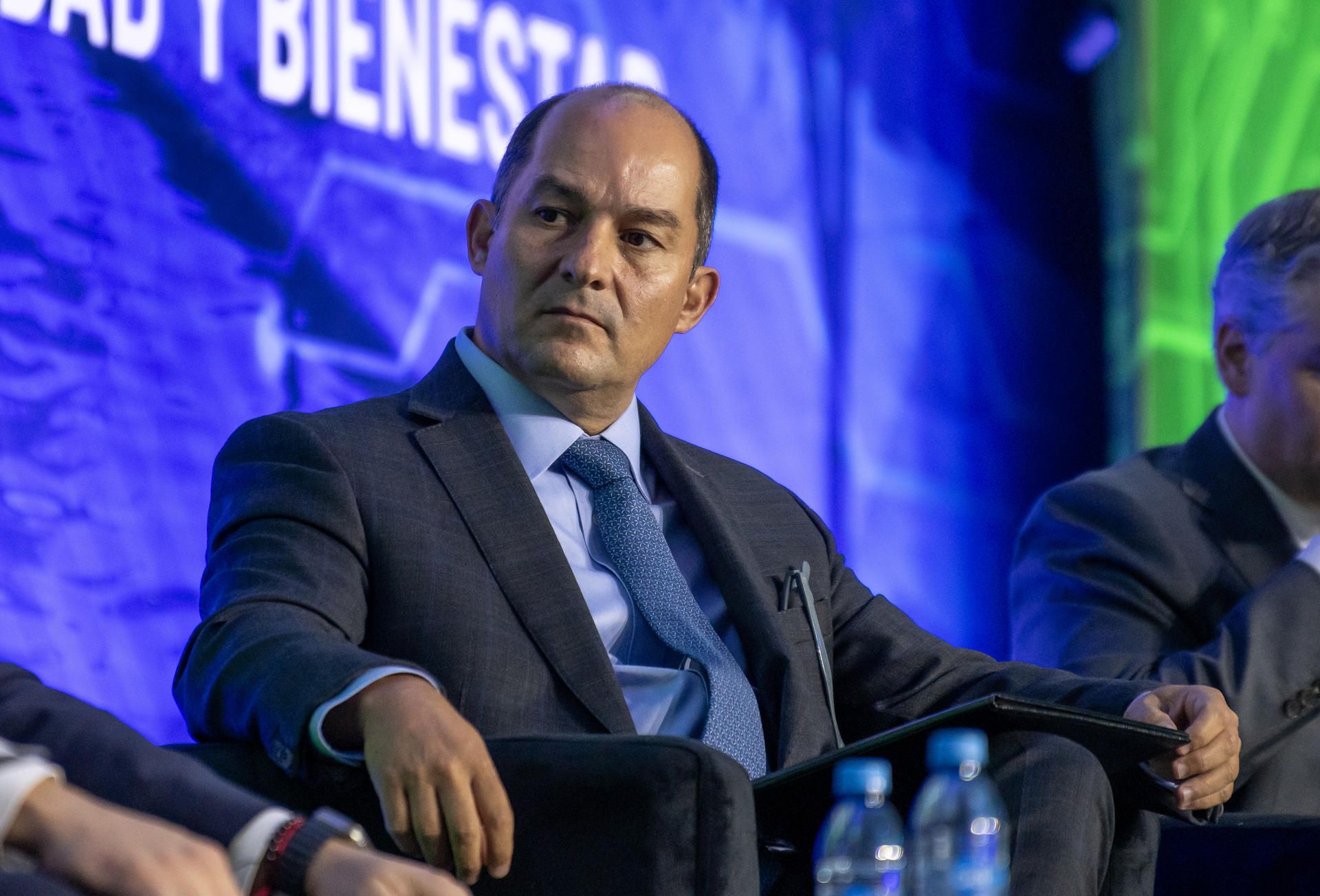 El presidente de la Asociación Mexicana de Parques Industriales Privados (AMPIP), Jorge Ávalos, habla durante la Reunión Anual de Industriales de CONCAMIN, en las instalaciones de Cintermex, este lunes en la ciudad de Monterrey (México). EFE/Miguel Sierra
