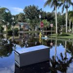 Fotografía de una calle inundada tras el paso del huracán Milton, este jueves en Fort Myers (Estados Unidos).. EFE/ Octavio Guzmán