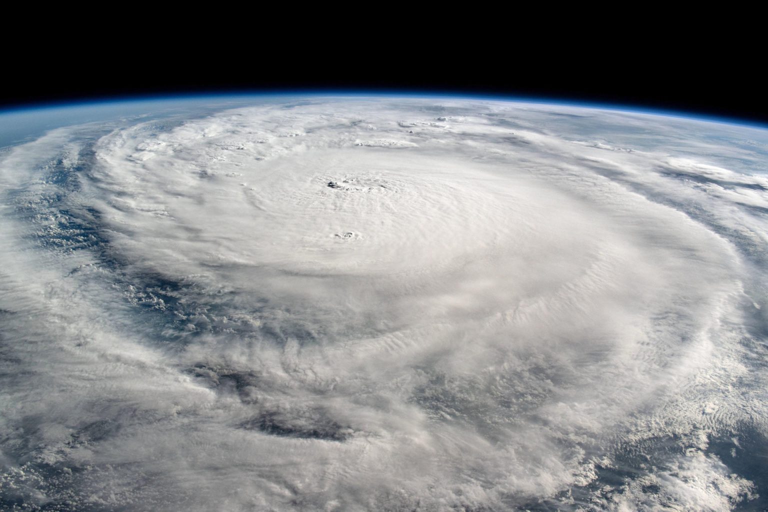 Fotografía del 8 de septiembre de 2024 publicada este miércoles por la Estación Espacial Internacional (EEI) donde se observa el ojo del huracán Milton sobre el Golfo de México. EFE/EEI /SOLO USO EDITORIAL /NO VENTAS /SOLO DISPONIBLE PARA ILUSTRAR LA NOTICIA QUE ACOMPAÑA /CRÉDITO OBLIGATORIO