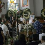 Familiares y seres queridos participan este lunes en el funeral de Alejandro Arcos Catalán, alcalde de Chilpancingo, asesinado el pasado domingo en el estado de Guerrero (México). EFE/José Luis de la Cruz