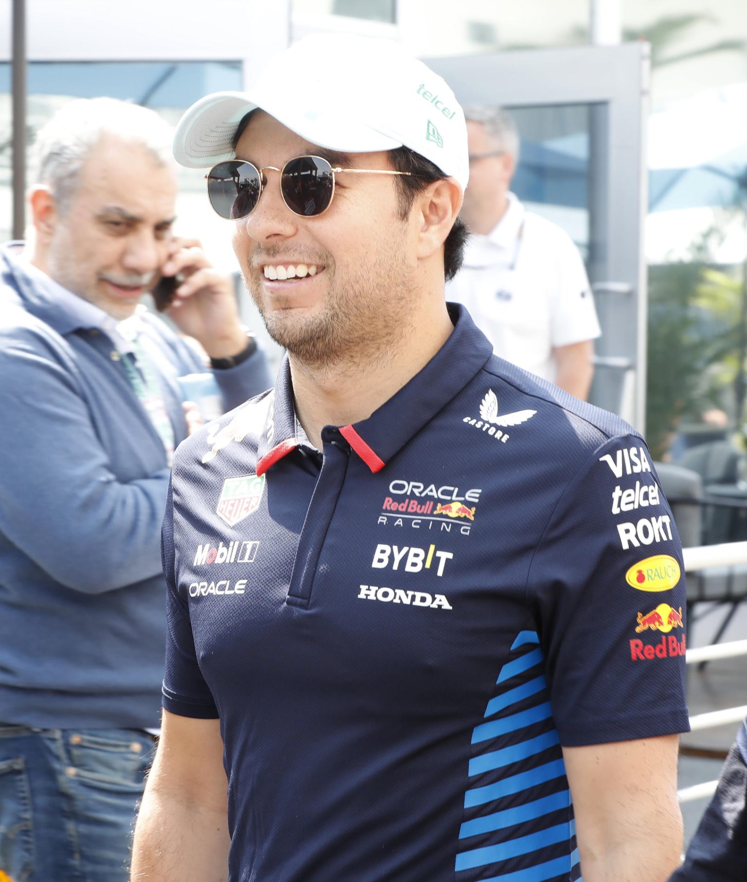 El piloto mexicano Sergio 'Checo' Pérez participa en el primer día de actividades del Gran Premio de la Fórmula 1, este jueves en el Autódromo Hermanos Rodríguez de la Ciudad de México (México). EFE/Mario Guzmán