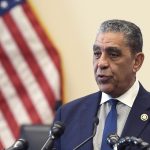 El congresista demócrata por Nueva York, Adriano Espaillat, habla en una rueda de prensa en el edificio Rayburn del Capitolio en Washington (EE. UU). Archivo. EFE/Lenin Nolly