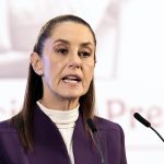 La presidenta de México, Claudia Sheinbaum, participa durante su conferencia de prensa matutina este lunes, en Palacio Nacional de Ciudad de México (México). EFE/José Méndez