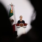 La presidenta de México, Claudia Sheinbaum, participa durante una rueda de prensa el viernes, en Palacio Nacional de la Ciudad de México (México). EFE/José Méndez