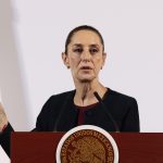 La presidenta de México, Claudia Sheinbaum. participa durante una rueda de prensa este viernes, en Palacio Nacional de la Ciudad de México (México). EFE/José Méndez