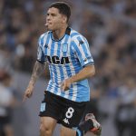 Foto de archivo del creativo colombiano Juan Fernando Quintero, una de las figuras más emblemáticas de Racing Club, que este sábado juega en Asunción la final de la Copa Sudamericana contra Cruzeiro. EFE/ Juan Ignacio Roncoroni