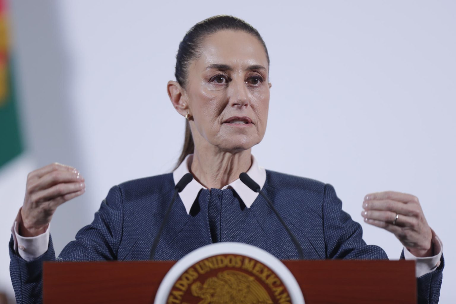 La presidenta de México, Claudia Sheinbaum, participa este martes durante una conferencia de prensa en Palacio Nacional, de la Ciudad de México (México). EFE/ Isaac Esquivel