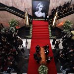 Familiares y amigos participan en el homenaje de la actriz mexicana Silvia Pinal, este sábado en el Palacio de Bellas Artes en Ciudad de México (México). EFE/ Sáshenka Gutiérrez