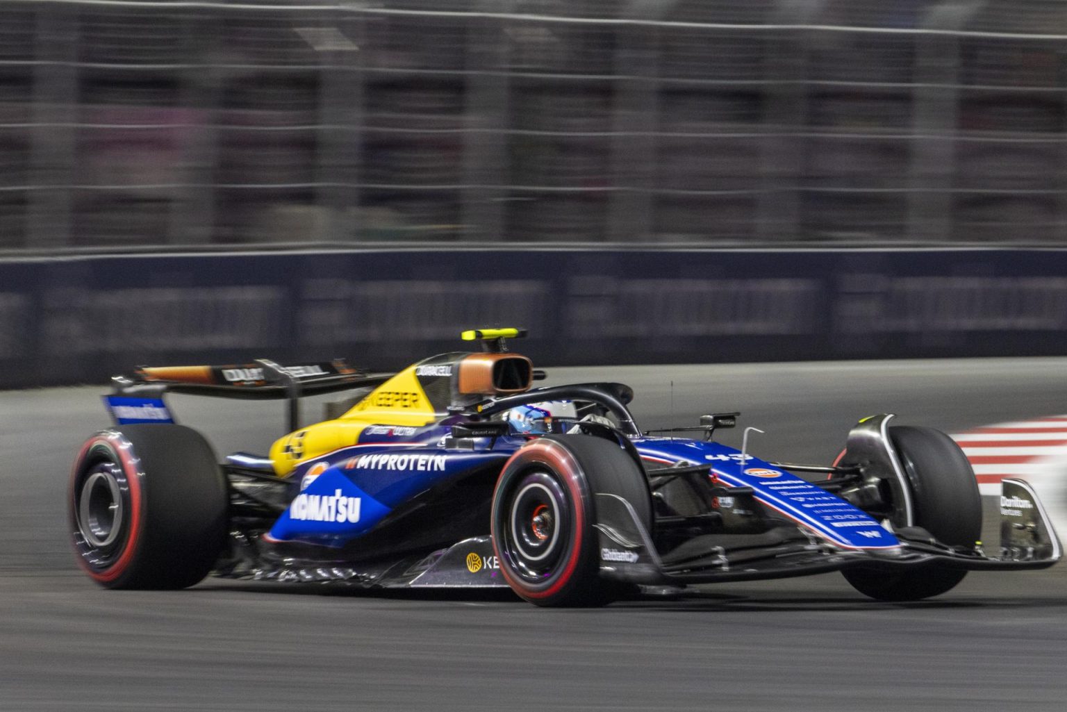 El piloto argentino de Williams, Franco Colapinto, durante los terceros entrenamientos libres del Gran Premio de Fórmula Uno de Las Vegas. EFE/EPA/SHAWN THEW