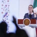 La presidenta de México, Claudia Sheinbaum, participa este martes durante una conferencia de prensa en Palacio Nacional, de la Ciudad de México (México). EFE/ Isaac Esquivel