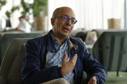 Fotografía de archivo del 27 de abril de 2023 del escritor mexicano Jorge Luis Volpi durante una entrevista con EFE, en Bogotá (Colombia). EFE/ Mauricio Dueñas Castañeda