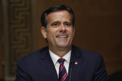 Fotografía de archivo del 5 de mayo de 2020 de John Ratcliffe, durante una audiencia de nominación en el capitolio, en Washington (Estados Unidos). EFE/ Andrew Harnik / Pool