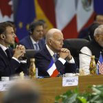 Los presidentes de Francia, Emmanuel Macron (i), de Estados Unidos, Joe Biden (c) y de India, Narendra Modi (d), participan durante la apertura de la Cumbre de jefes de Estado del G20 que comenzó este lunes en Río de Janeiro (Brasil). EFE/ Antonio Lacerda