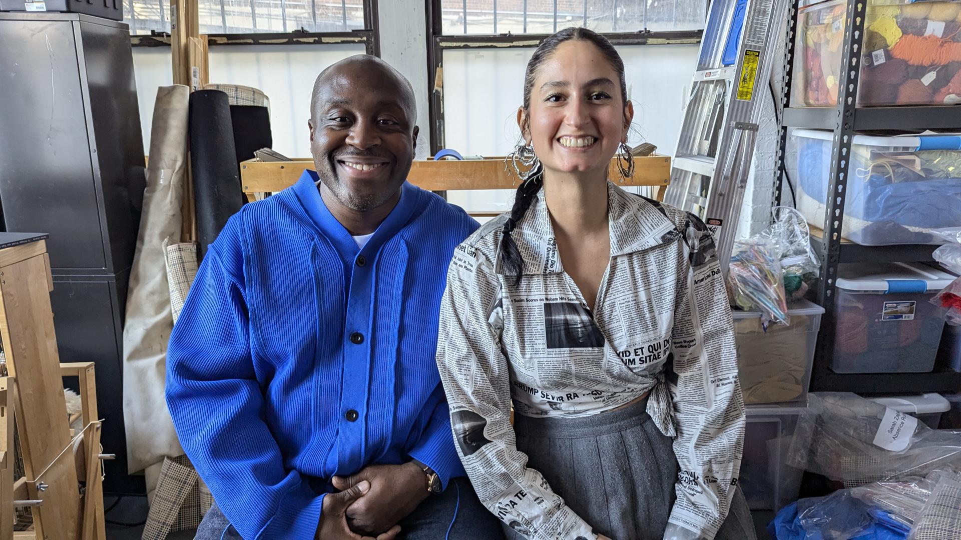 Fotografía cedida por UBS de la artista textil peruano-estadounidense Sarah Zapata junto al curador y cofundador de Artnoir, Larry Ossei-Mensah. EFE/ UBS / SOLO USO EDITORIAL/ SOLO DISPONIBLE PARA ILUSTRAR LA NOTICIA QUE ACOMPAÑA (CRÉDITO OBLIGATORIO)
