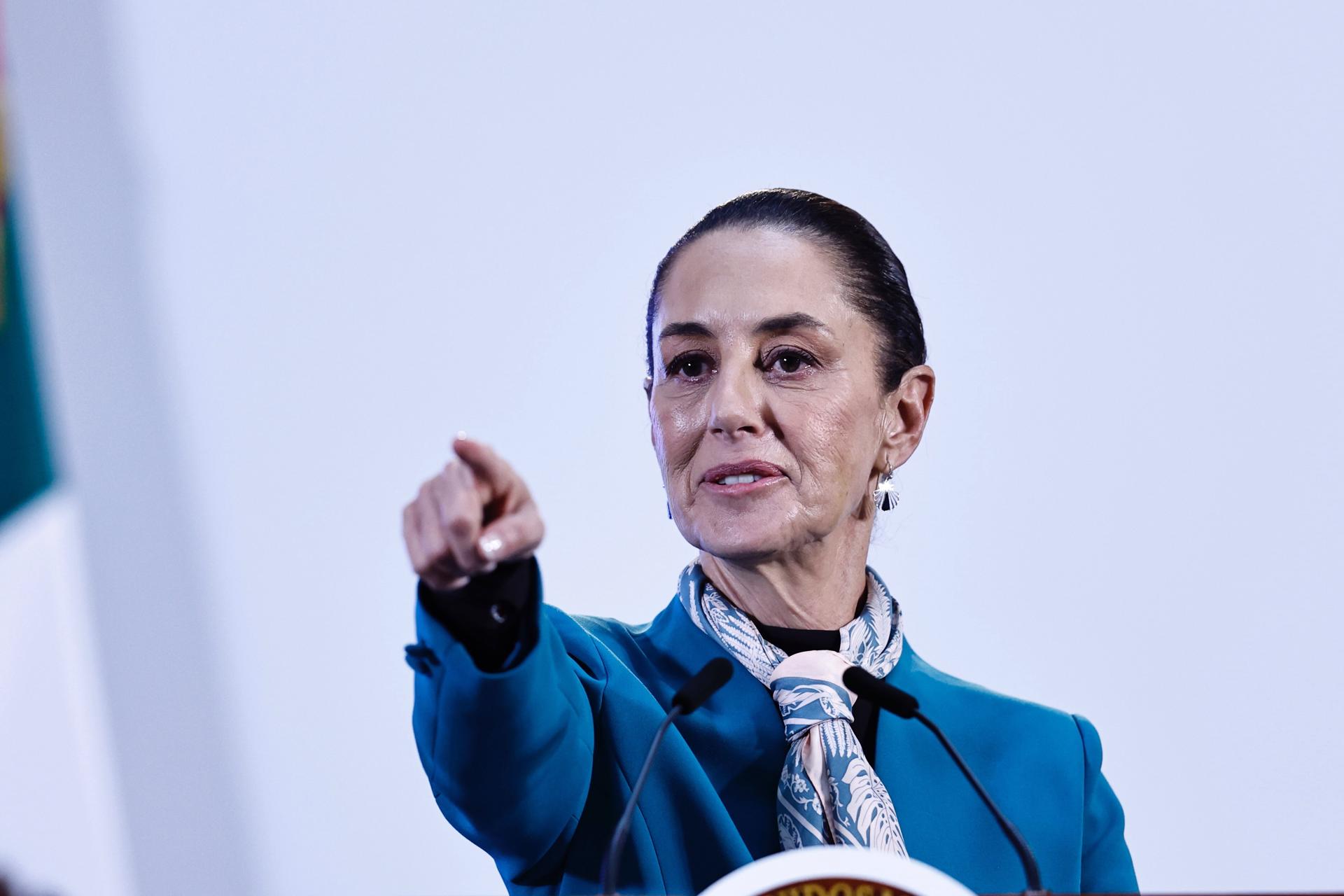 La presidenta de México Claudia Sheinbaum, participa este miércoles durante una rueda de prensa matutina en Ciudad de México (México). EFE/Sáshenka Gutiérrez
