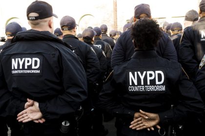 Imagen de archivo de miembros del Comando de Respuesta Crítica (CRC) del Departamento de Policía de la Ciudad de Nueva York. EFE/JUSTIN LANE