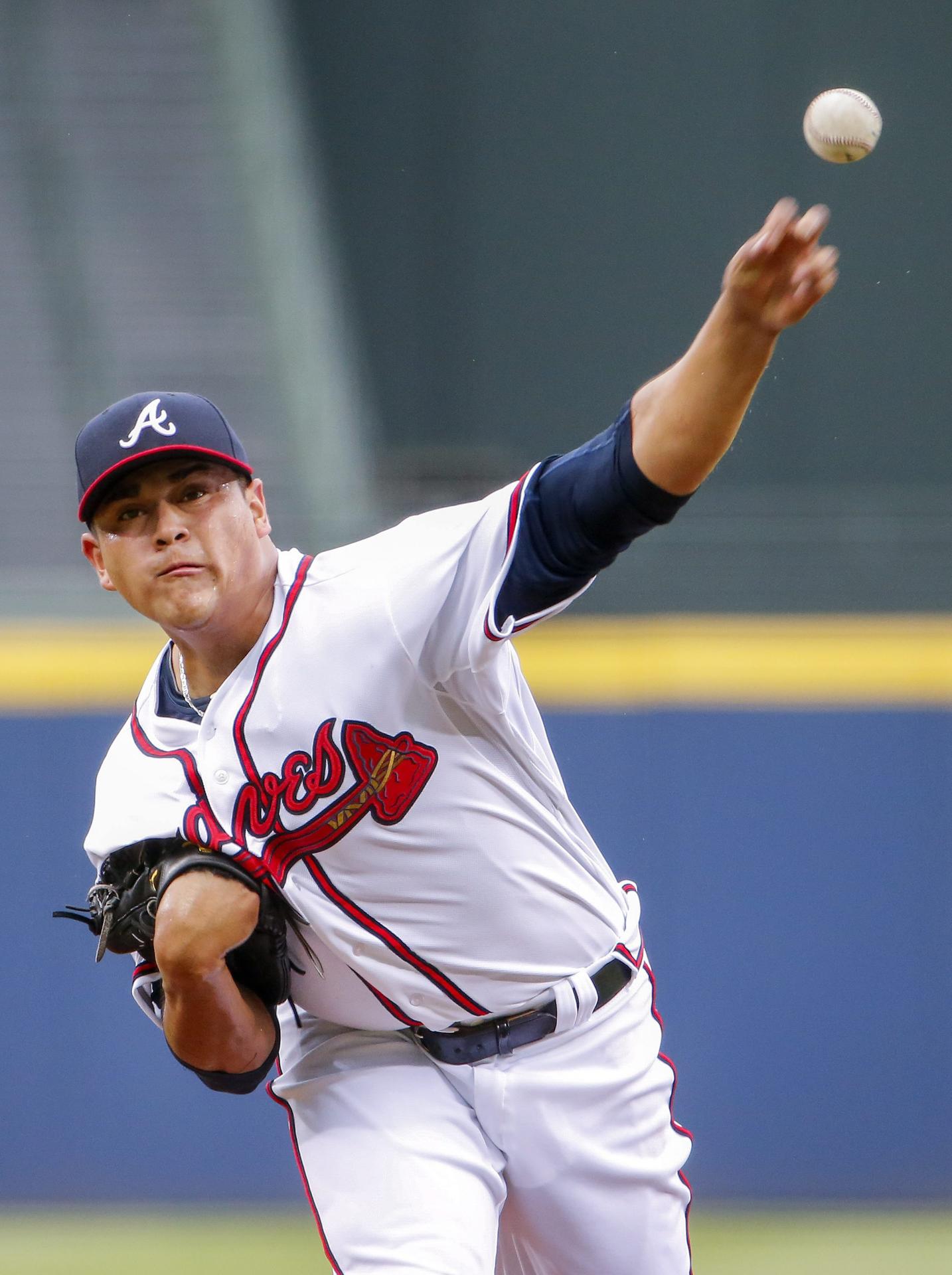 Fotografía de archivo del lanzador mexicano Manny Banuelos, exjugador de los Bravos de Atlanta, quien este sábado abrirá para la selección de su país el pulso con a de Venezuela en el torneo Premier 12. EFE/ERIK S. LESSER