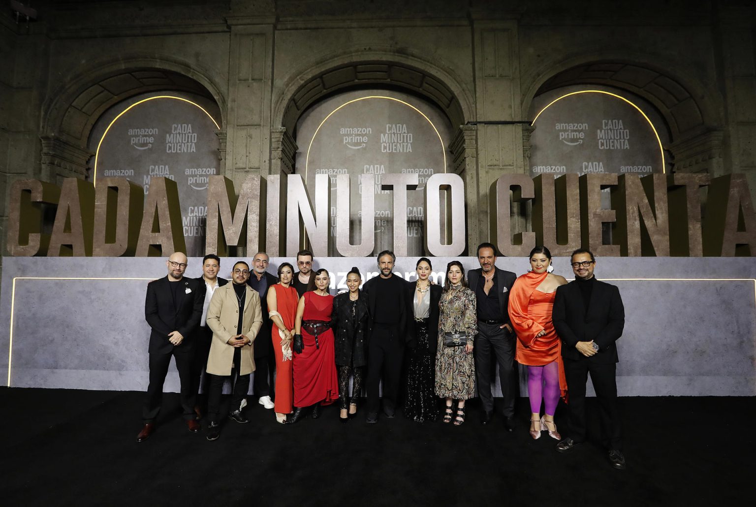 El elenco de la serie 'Cada Minuto Cuenta', posa durante la alfombra roja este jueves, en la Ciudad de México (México). EFE/ Mario Guzmán