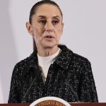 La presidenta de México, Claudia Sheinbaum, habla durante una rueda de prensa este viernes en el Palacio Nacional de la Ciudad de México (México). EFE/José Méndez