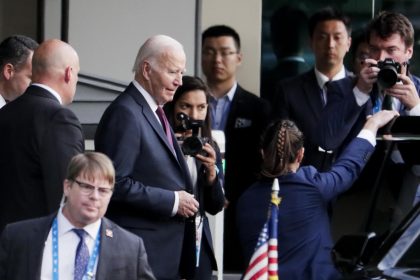 El presidente de los Estados Unidos, Joe Biden, sale del hotel Los Delfines luego de una reunión bilateral con el presidente de China, Xi Jinping, en Lima (Perú). EFE/ Carlos OrtegaEFE/ Carlos Ortega