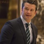 Fotografía de archivo del 15 de diciembre de 2016 de Pete Hegseth a su llegada a la Trump Tower para reunirse con el entonces presidente electo de Estados Unidos, Donald Trump, en Nueva York (Estados Unidos). EFE/ Albin Lohr-jones