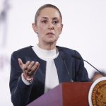 La presidenta de México, Claudia Sheinbaum, habla en su rueda de prensa matutina en Palacio Nacional, este miércoles en Ciudad de México (México). EFE/ Isaac Esquivel