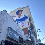 Mural del beisbolista japonés Shohei Ohtani en el barrio 'Little Tokyo' de Los Ángeles (California, Estados Unidos). EFE/Mikaela Viqueira