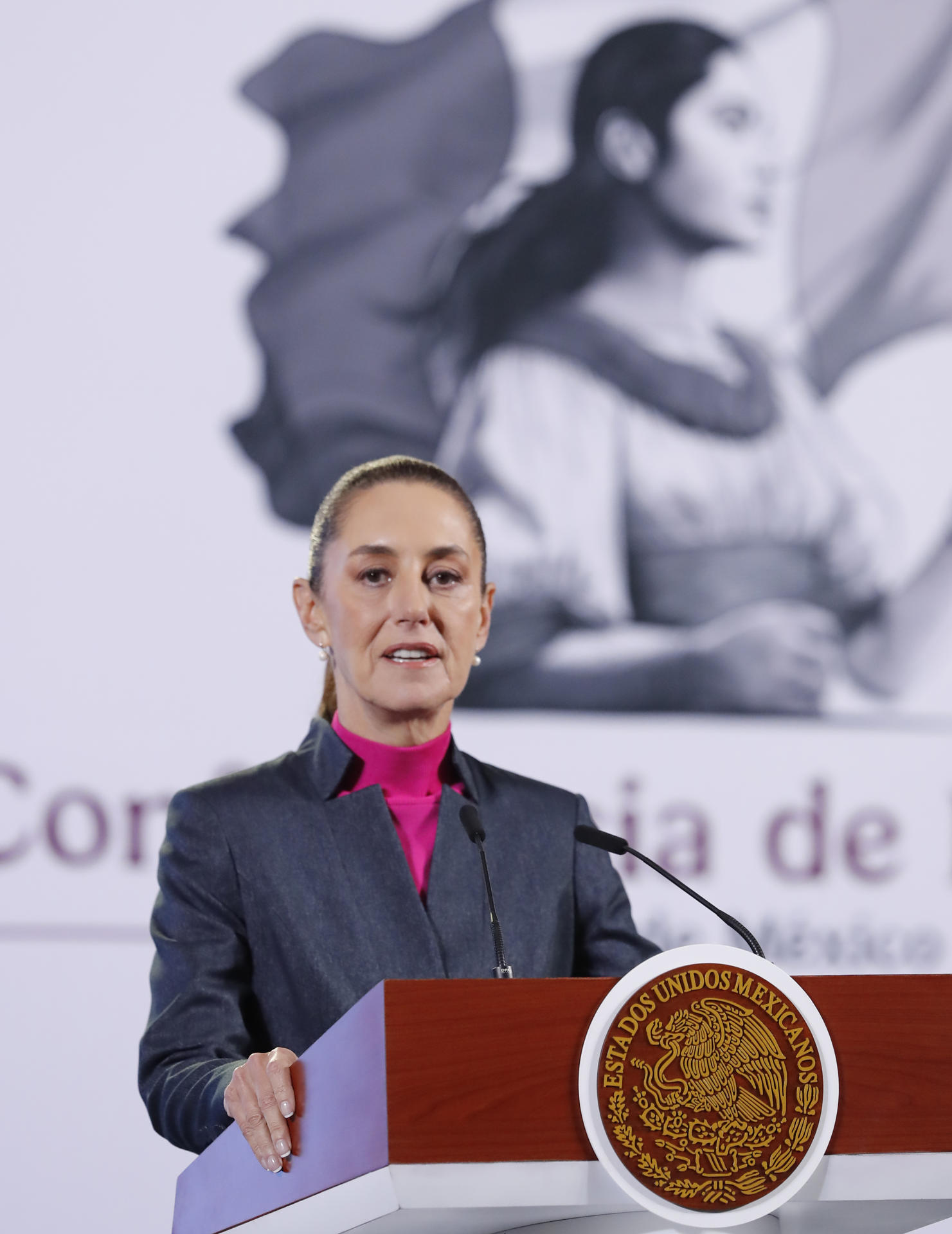 La presidenta de México, Claudia Sheinbaum, participa durante una rueda de prensa en Palacio Nacional en Ciudad de México (México). Fotografía de archivo. EFE/ Mario Guzmán