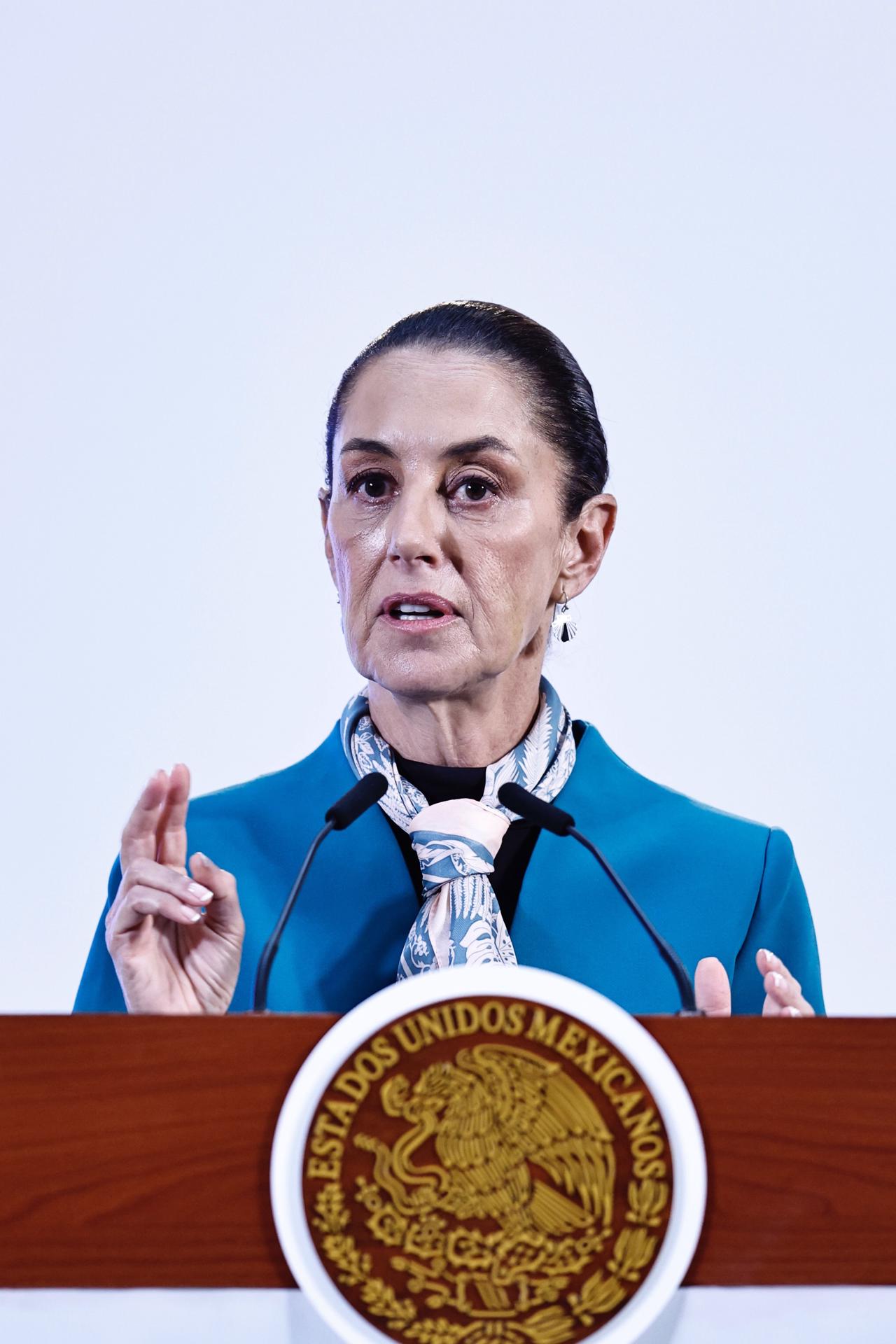 La presidenta de México Claudia Sheinbaum, participa este miércoles durante una rueda de prensa matutina en Ciudad de México (México). EFE/Sáshenka Gutiérrez
